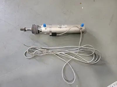 USED SMC CDG1BA32-100J-C73LS