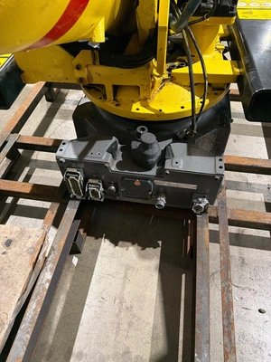 USED 2016 FANUC FANUC R-2000iB/185L + R-30iB