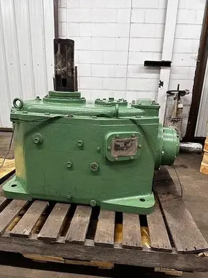Amarillo 1712.5   Right Angle Double Reduction Cooling Tower Gearbox   Ratio 14.1