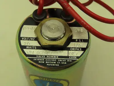Honeywell Skinner V5L46840 Solenoid Valve 2-Way NC 120V 175 PSI 1/8" NPT