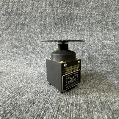 Used ESNA NE12-D-89317 Relays & Switches California US | Davliegogo LLC #1706044