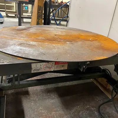 2,000 LB PLATFORM LIFT TABLE. STOCK # 0958121