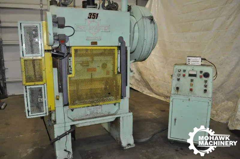 35 TON V&O "SS2-35-32 PARTSMAKER" STRAIGHT-SIDE DOUBLE-CRANK PRESS w/VARIABLE-SPEED - PETERSON ROLL FEED