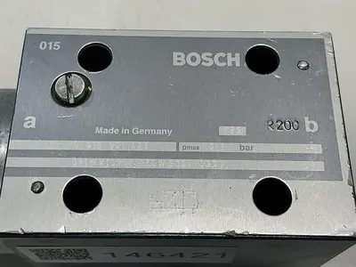 USED BOSCH 0 810 001 825