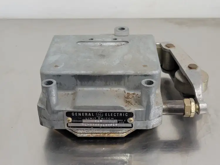 Used GENERAL ELECTRIC CR9440 F1B Switchgears British Columbia CA | Lenmark #241139