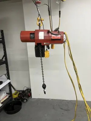 Dayton 1/2 ton Hoist