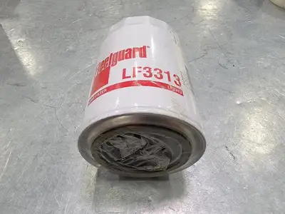 NEW FLEETGUARD LF3313