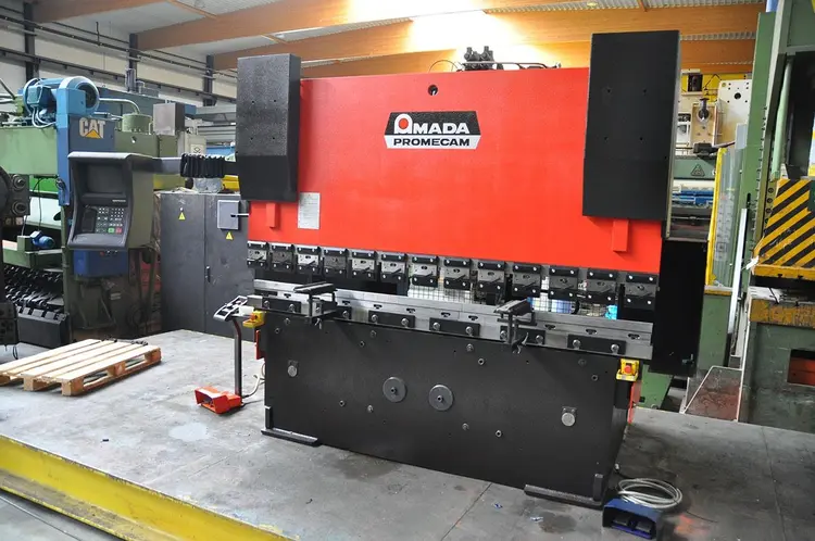 Used AMADA PROMECAM HFBO 80 TON X 2500 MM CNC Press Brakes | Apt International N.V #373119