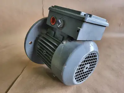 USED SEW-EURODRIVE (FA70A)DFT71D4