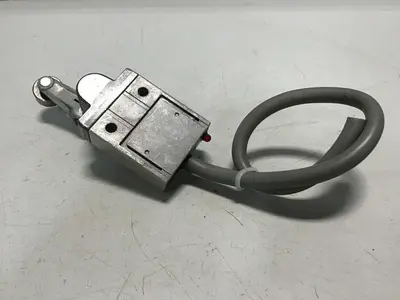 USED OMRON D4C-3420-B