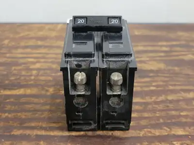 Used CUTLER-HAMMER BA220 Switchgears British Columbia CA | Lenmark #241982