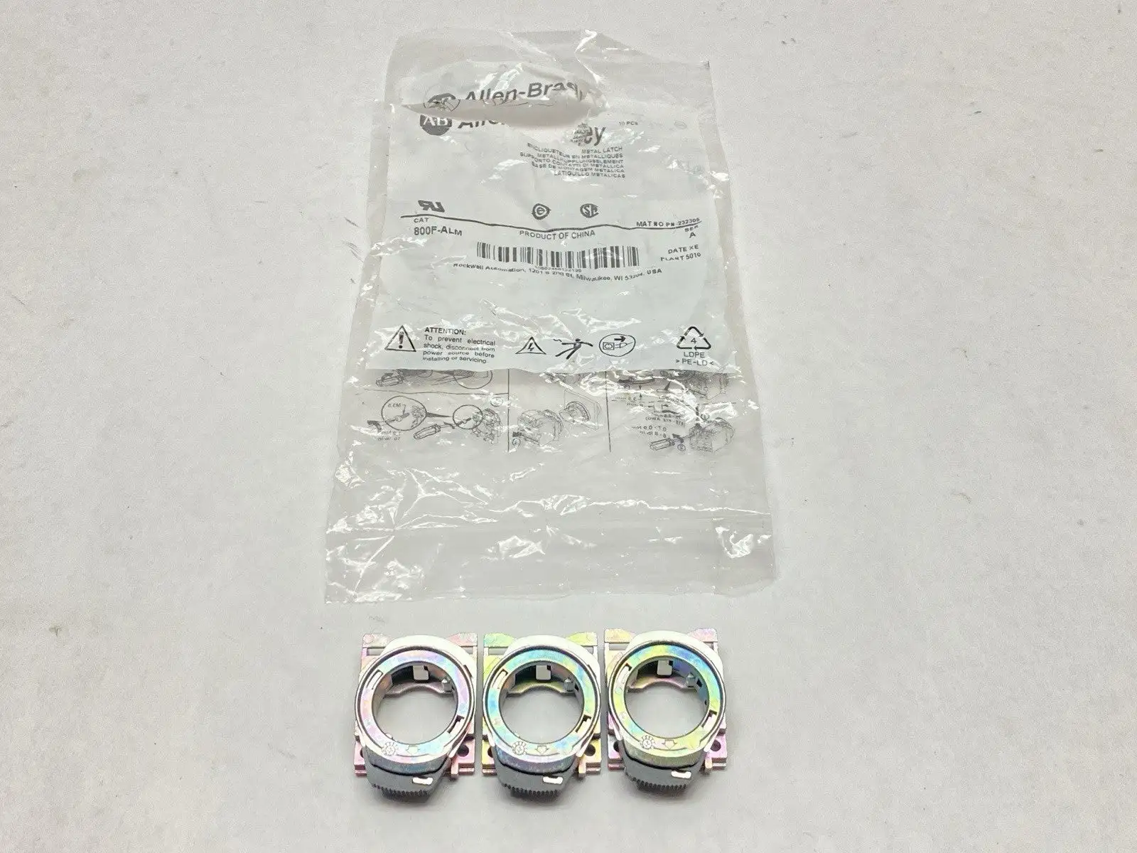 800F-ALM | Allen Bradley  Ser A Pushbutton Metal Mounting Latch LOT OF 3 - New – Open box