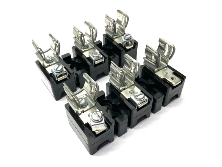 Used ALLEN-BRADLEY FUSE BLOCK HOLDER 3-POLE 600V 30A MISSING SCREW LOT OF 2 Fuse Accessories Michigan US | Maverick Industrial Sales #1091376