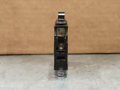USED SQUARE D QOB115