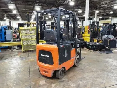 USED 2019 DOOSAN BC15S-5