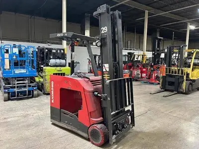 Used 2017 RAYMOND 425C50TT 3-Wheel Stand up Electric Counterbalance Forklifts Illinois US | Somerset Equipment Sales #1546274