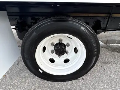 Used 2023 ISUZU NPR HD Box trucks Florida US | Truck and Van Outlet #1509234