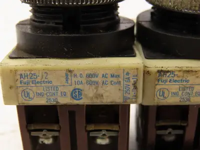 Fuji Electric AH25-12 Keyed 2-Position Selector Switch Lot of 2