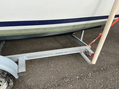 USED 1998 HUNTER TBD