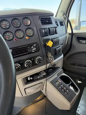 USED 2020 PETERBILT 567