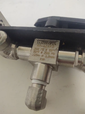 USED Dwyer FM-1000
