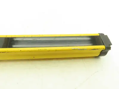 Allen Bradley 440L-R4J0480YD Light Curtain Guardmaster Receiver Only Ser A Rev B