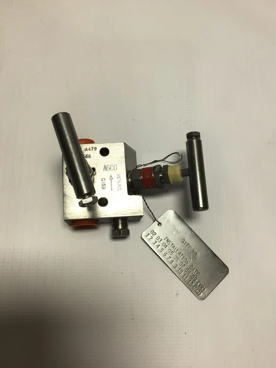 Used AGCO _UNKNOWN_ Valves/Fittings Pennsylvania US | Moses B Glick #991802