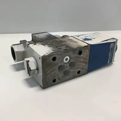 USED VICKERS DG4V328AMP7H750