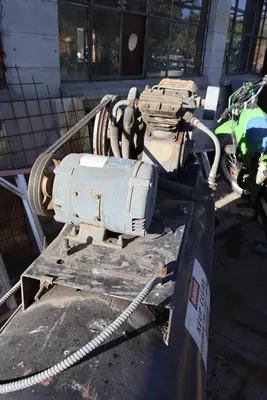 Used 1990 INGERSOLL RAND 242-5D T30 Lubricated Reciprocating Air Compressors Idaho US | MD Equipment Services LLC #1509523