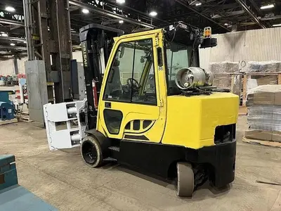 2019 12,000 POUND HYSTER MODEL S120FTPRS ENCLOSED CABIN ROLL CLAMP FORKLIFT