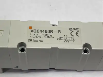 VQC4400R-5 | SMC  Pneumatic Manifold Solenoid Valve 5-Port - Used