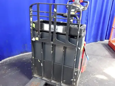 USED THE RAYMOND CORPORATION 8410