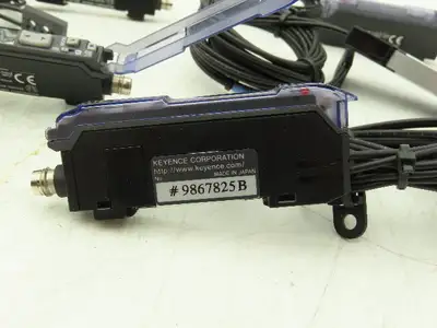 Keyence FS-V31C Fiber Optic Sensor 24V Various Cable Lengths Included Lot of 7
