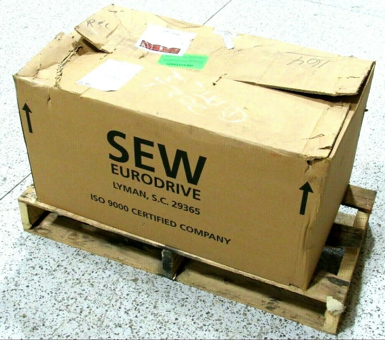 NEW SEW EURODRIVE KA67/TDRE100LC4/DH GEAR MOTOR 5HP 15.19:1 KA67TDRE100LC4DH