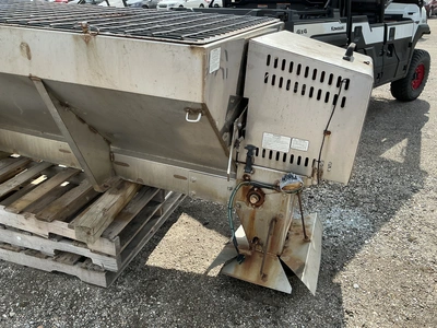 Used SNO-WAY RVB2000 STAINLESS STEEL 2 CUBIC YARDS SALT SPREADER Dry Spreaders Michigan US | Miedema Asset Management Group #1321218