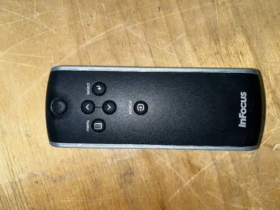 InFocus IN37 DLP Projector with Remote Control
