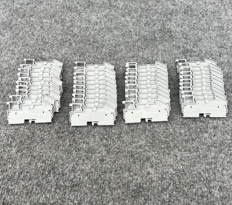 Used Phoenix Contact PT 2,5 Terminal Blocks California US | Davliegogo LLC #1707638