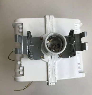 USED Lithonia Lighting TH 400M 120 SCWA HSG