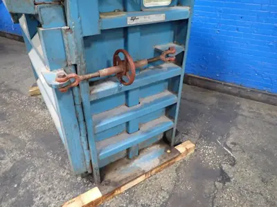 USED 2002 MARATHON EQUIPMENT V6030