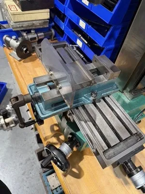 2007 GRIZZLY G0463 Milling Machines | GMT (10)