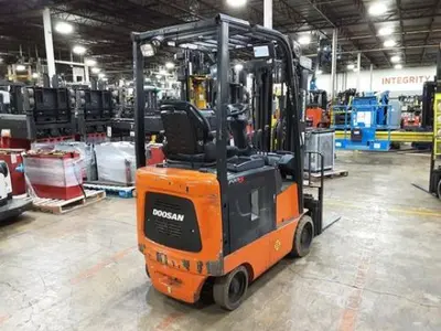 USED 2019 DOOSAN BC15S-5