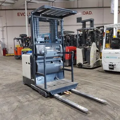 USED 2016 CROWN SP3510-30