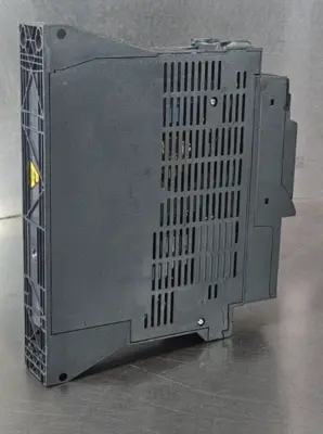 Schneider Altivar 320 ATV320U07N4B Variable Frequency Drive (BIN643)