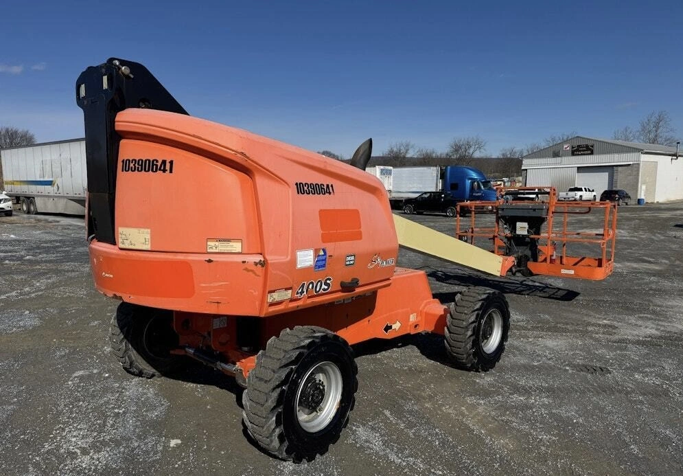 USED 2024 JLG 400S