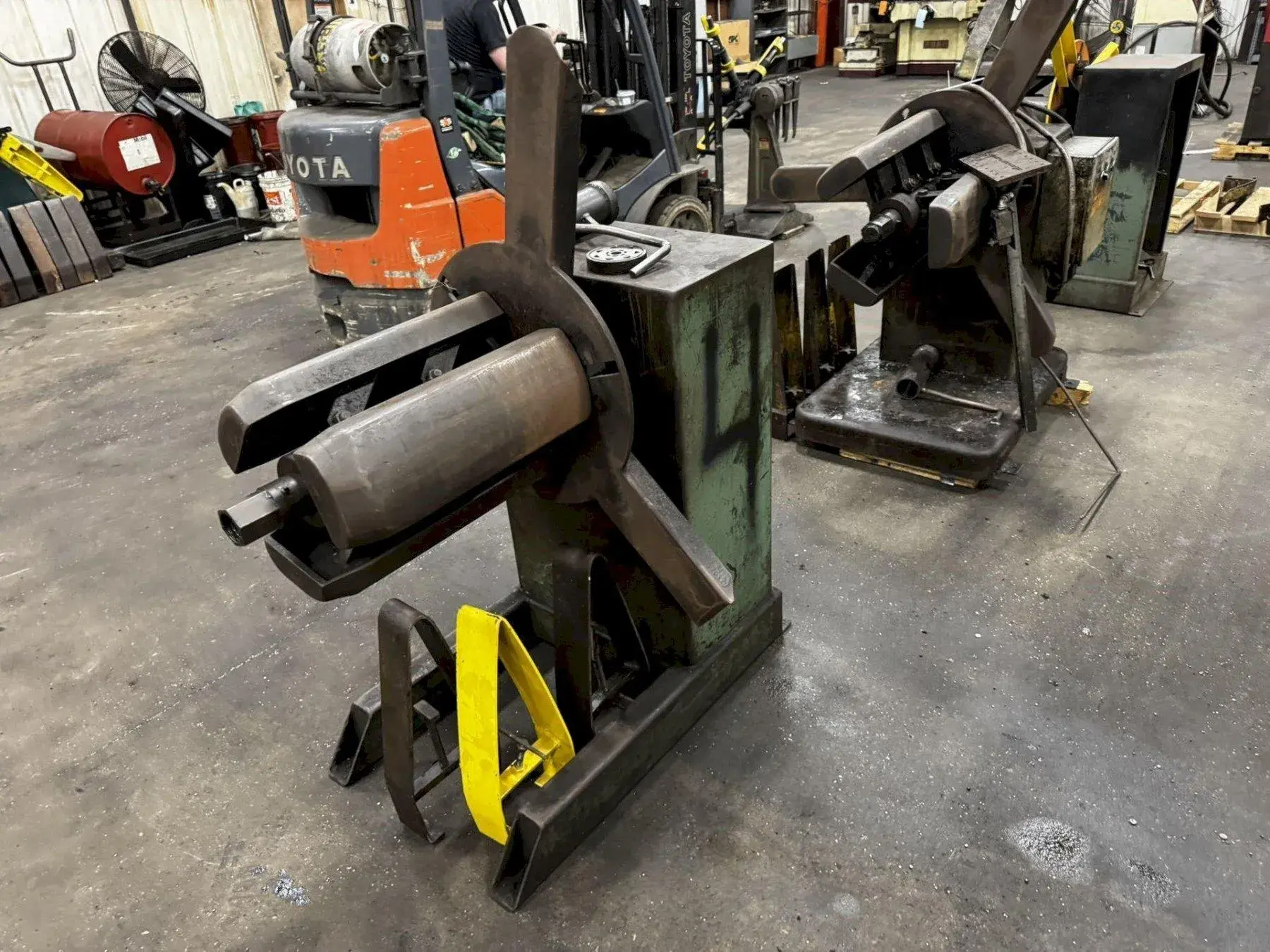 2500 LB X 18" AMERICAN MODEL #60 PULL OFF COIL REEL UNCOILER: YOBRO #23919