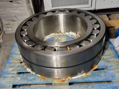 NEW SKF 23196 CA/C3W33