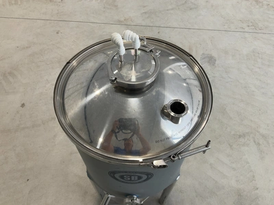 Used SPIKE BREWING CF15 CONICAL FERMENTER/UNITANK WITH INSULATED CONICAL JACKET 18 GALLONS Brewing Equipment Michigan US | Miedema Asset Management Group #1580116