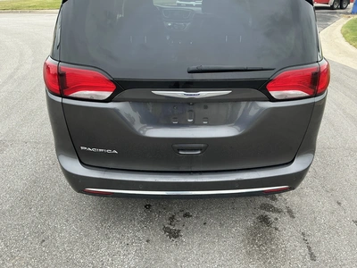 USED 2019 CHRYSLER PACIFICA