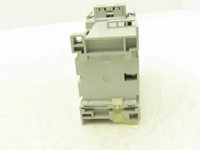 Allen Bradley 100-C16ZJ01 IEC Contactor Motor Starter 16A 3-Pole 600V 24VDC Coil