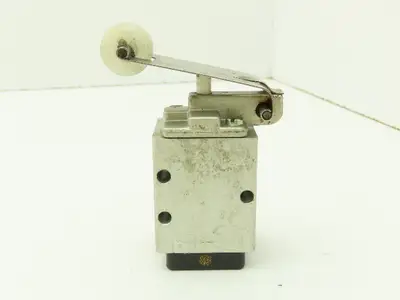 Norgren SR2501033 Roller Spring Actuated Valve 1/8" NPT